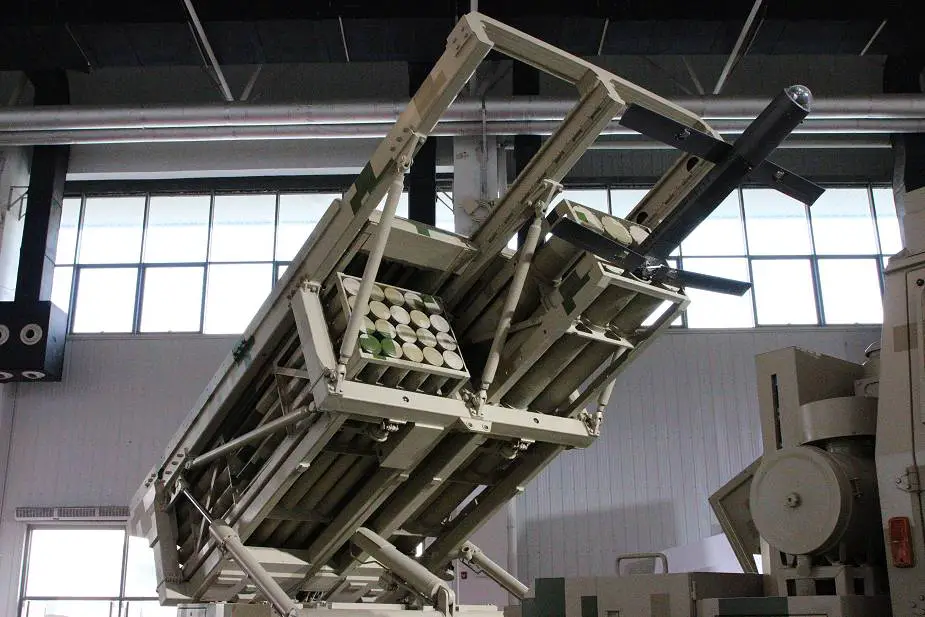 قاذف اطلاق الصواريخ المتعدد الخاص براجمة SR5 الصينية