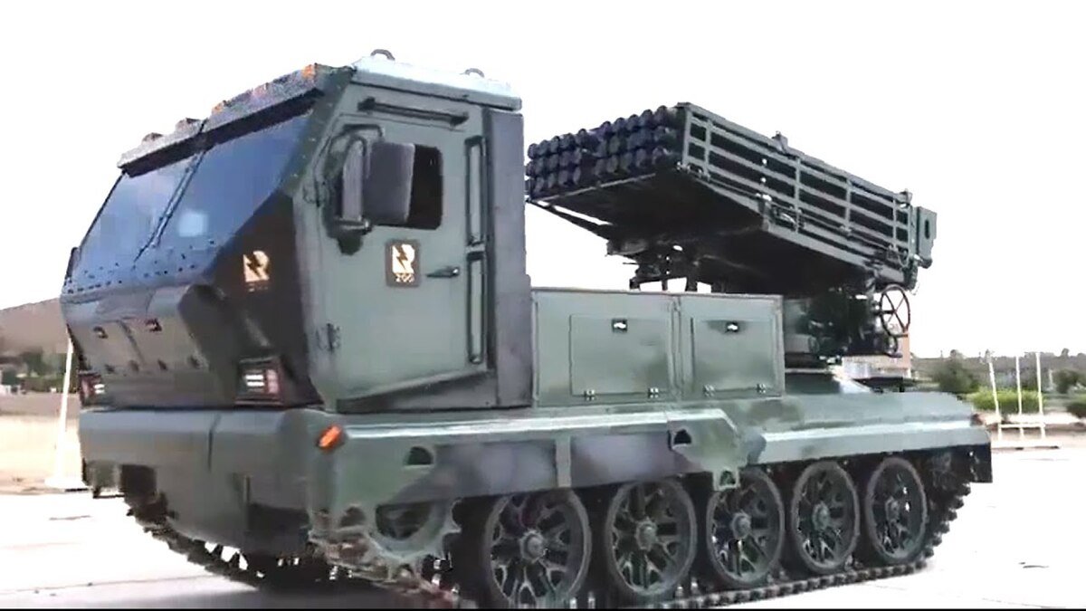 رعد 200 بهيكل معدل مدرع وقاذف اطلاق مصري سريع التغيير ونظام تحكم الي في النيران. 